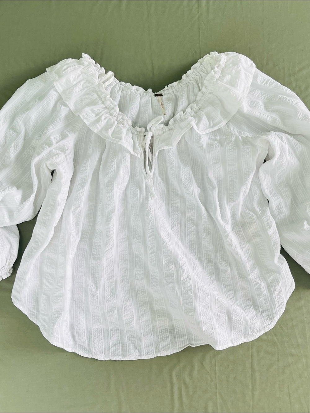 Free People White Off Shoulder
Peasant style Top/ Blouse & Black Corset Costume - Picture 6 of 11